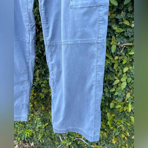 American Eagle | Stretch High-Waisted Cargo Baggy Wide-Leg Pant | Size 8 Short - Picture 8 of 12